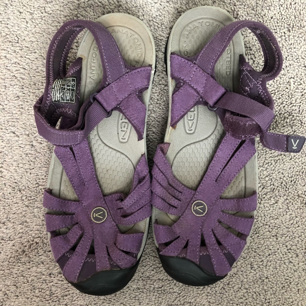 Keen sandals size 8